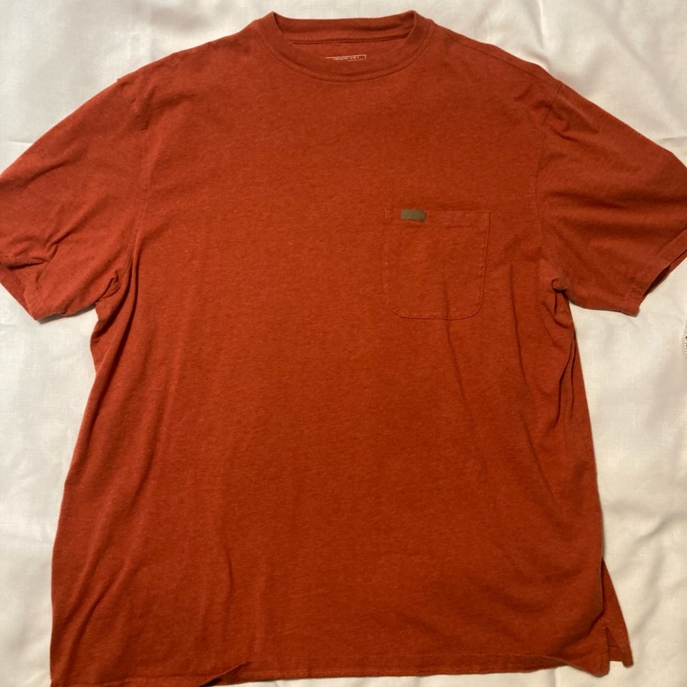 Pendleton Mens t- shirt in rust. Size XL.